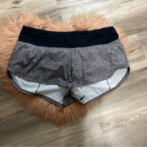 Lululemon Black and White Short Size 6